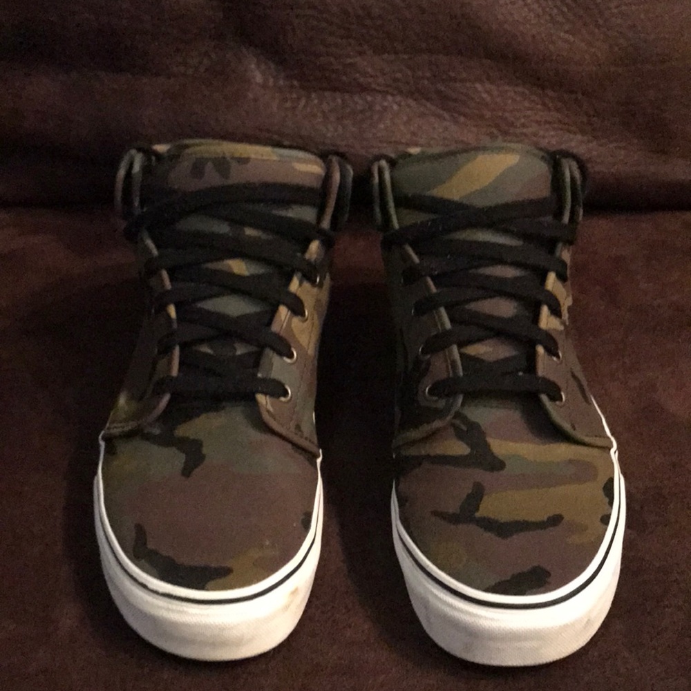 Camo Vans mid top size 11!